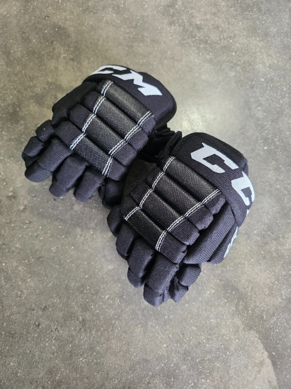 KID black CCM 4-roll ice hockey gloves 8in/20cm